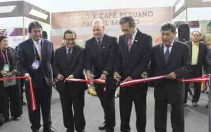 corte de cinta cafe y cacao Expoalimentaria 2015