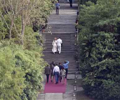 castillo Rocca escaleras Pierre Casiraghi Beatrice Borromeo