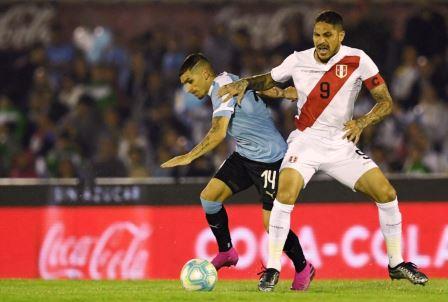 Paolo Guerrero contra Uruguay Andina