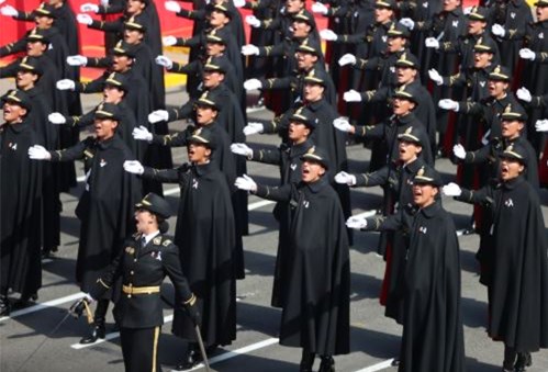 mujeres policias parada 2023