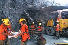 trabajadores mineria extraccion metales