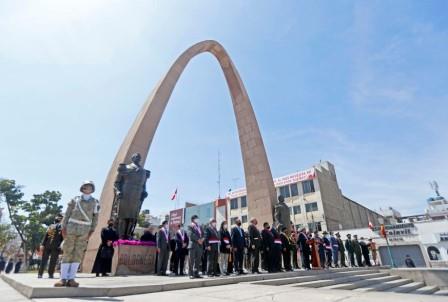 Castillo ministros bandera Tacna arco