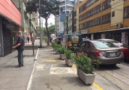 macetas contra estacionamientos Miraflores utero pe