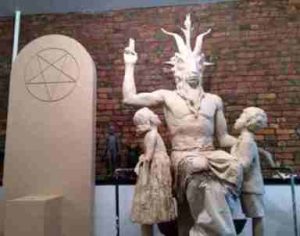 estatua demonio Oklahoma