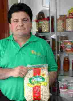 Julio Castillo gerente corporativo de MegaBusiness Corporation