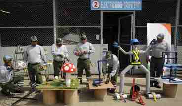 trabajadores de taller gasfiteria