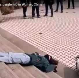 desmayado coronavirus Wuhan