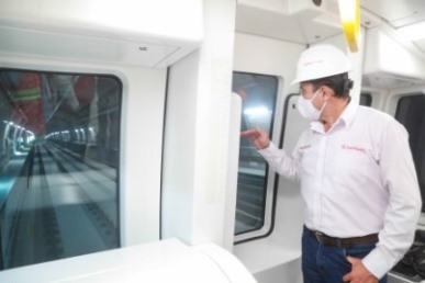 tren Linea 2 interior