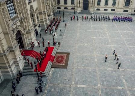 FFAA y PNP reconocen Castillo aerea