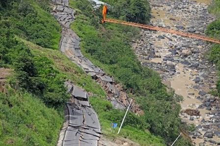 terremoto nov 2021 carretera F Belaunde 4