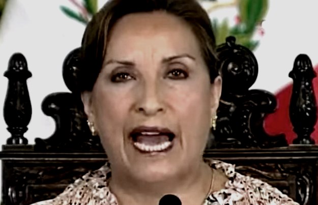 dina boluarte 12