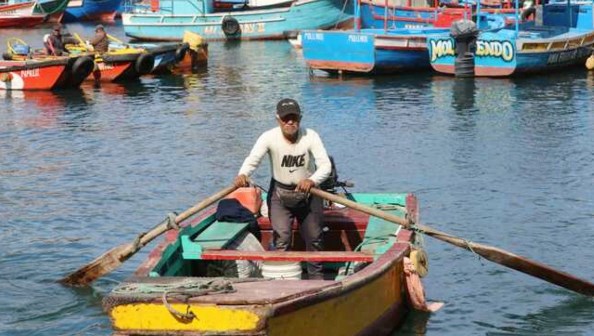 pescador bote artesanal